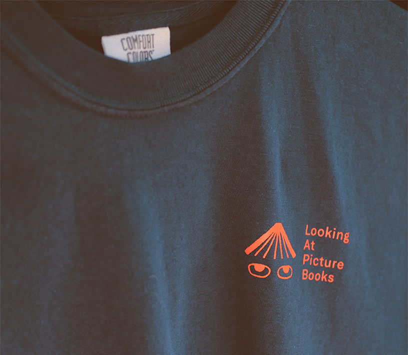 The Looking at Picture Book Shirt in Navy