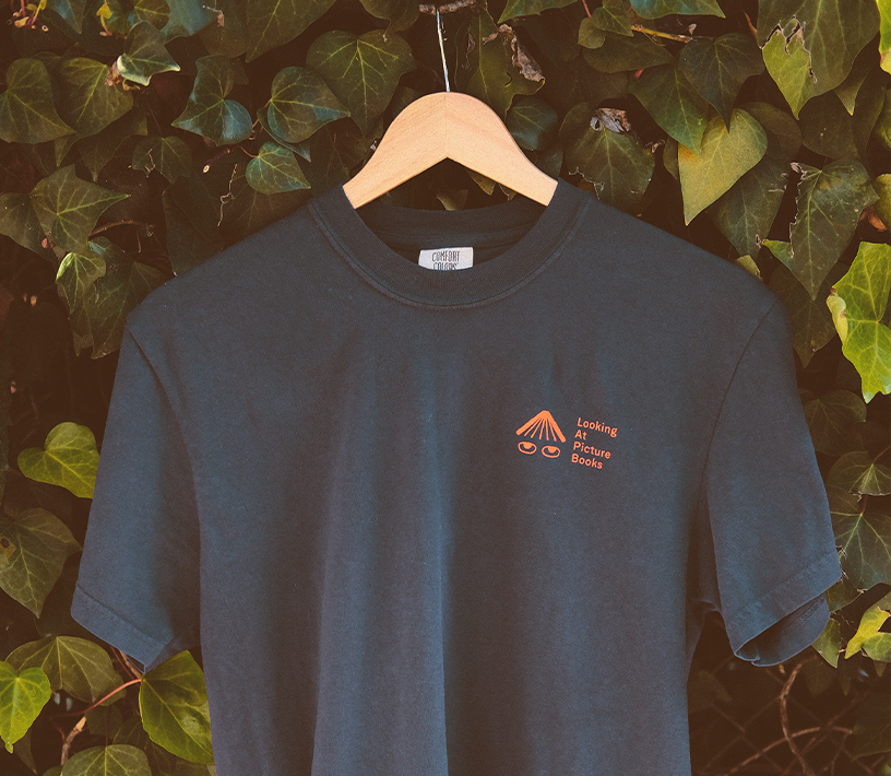 The Looking at Picture Book Shirt in Navy